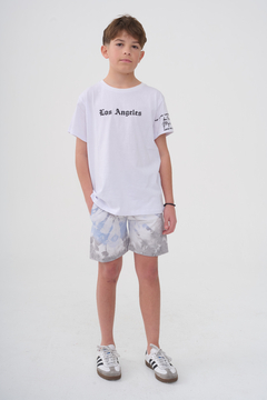 REMERA ESTAMPA DELANTERA Y ESPALDA BLANCO LOS ANGELES - Gimos Tienda Mayorista