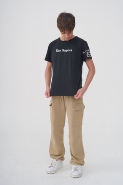 REMERA ESTAMPA DELANTERA Y ESPALDA NEGRO LOS ANGELES - comprar online