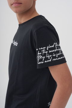 REMERA ESTAMPA DELANTERA Y ESPALDA NEGRO LOS ANGELES en internet
