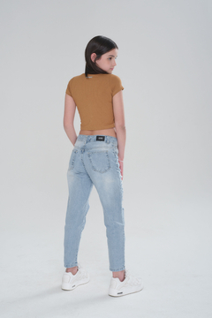 REMERA CON TIRAS CAMEL - Gimos Tienda Mayorista