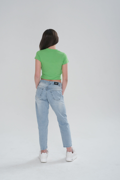 913- REMERA NATHY VERDE en internet