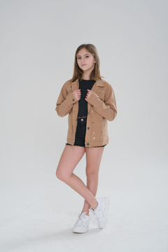 CAMPERA GABARDINA CON TACHITAS CAMEL - comprar online