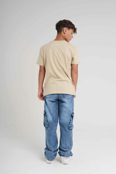 1168- REMERA OVERSIZE JACOBO BEIGE - Gimos Tienda Mayorista
