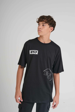 1155- REMERA OVERSIZE EMBRACE NEGRO en internet