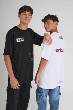 1155- REMERA OVERSIZE EMBRACE NEGRO - comprar online