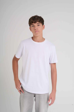 1167- REMERA OVERSIZE JAIRO BLANCO en internet