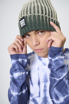 GORRO TEÑIDO Y TEJIDO VERDE en internet