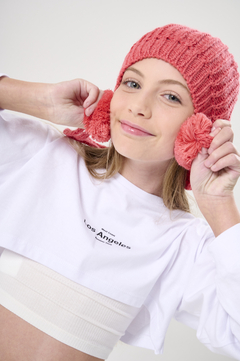 GORRO CON POMPON FUCSIA en internet