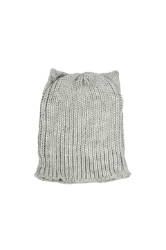 GORRO TEJIDO DE LANA CON CON OREJITAS GRIS