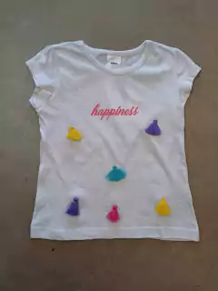 REMERITA BEBÉ CON ESTAMPA Y POMPONES