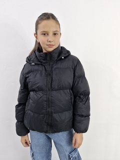 003- CAMPERA UNISEX CON BOLSITA MOCHILA MARTU NEGRO - comprar online