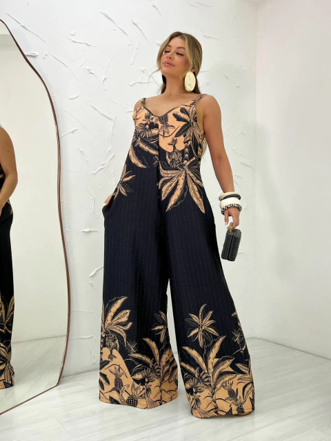 Macacão Noemi Preto - comprar online