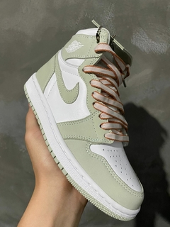 AIR JORDAN 1 RETRO HIGH OG 'SEAFOAM" - A22 SNEAKERS  | Loja Online de Sneakers 