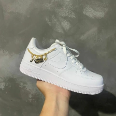 NIKE AIR FORCE 1 07’ LUCKY CHARMS na internet