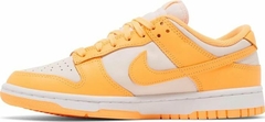 Nike Dunk Low 'Peach Cream' na internet