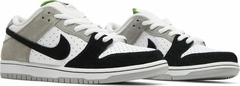 Nike Dunk Low SB 'Chlorophyll' na internet