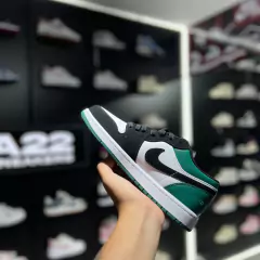 AIR JORDAN 1 LOW ' MYSTIC GREEN ' - A22 SNEAKERS  | Loja Online de Sneakers 