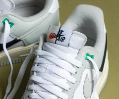 AIR FORCE 1 LV8 SPLIT LIGHT SILVER - A22 SNEAKERS  | Loja Online de Sneakers 