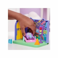 Gabby's Dollhouse Playset Luxo Sala de Jogos Carlita - 4Best Play - e-commerce de brinquedos infantis