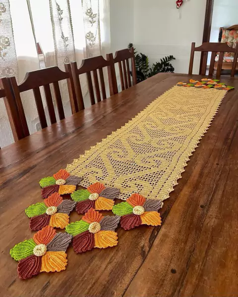 Caminho De Mesa 2mx52cm Folhas de Uva Tons de Inverno Crochê