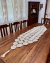 Caminho De Mesa 1,80mx50cm Rosa Caseada Crochê Artesanal - comprar online
