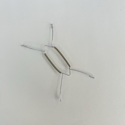 Suporte de Parede para Pratos - G