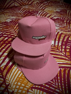 GORRA PLANA ROSA