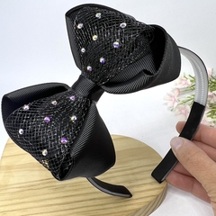 Tiara Estilosa Com 3 Opções de Cores - comprar online