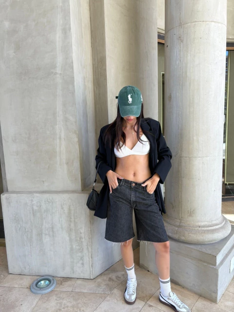 Bermuda Olivia Black snow $59000 Efectivo - comprar online