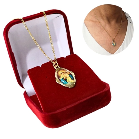 Colar com Medalha Mãe e Rainha Dourado Caixa Veludo 50