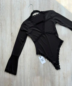 body escote v - manga oxford