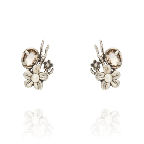 Brinco Delicado Floral Orégano Prata Velho | Camila Klein