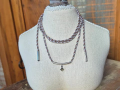 COLAR DE CORDÃO TRANÇADO - Chique & Bacana