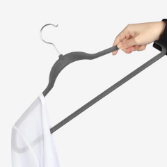 Imagem do Kit 50 Cabides Veludo - Cinza