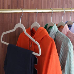 Kit 50 Cabides Veludo - Bege