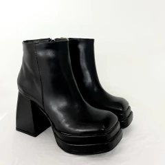 Botas Cherry en internet