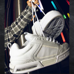 Tênis Tesla Pulse na internet