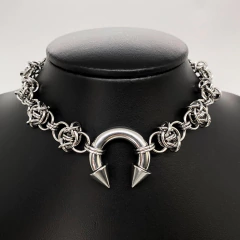 Choker Piercing Spike na internet