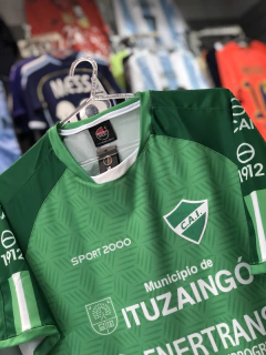 Camiseta Ituzaingó 2024 Titular Sport 2000 + Número + Parche - Tomydeportes