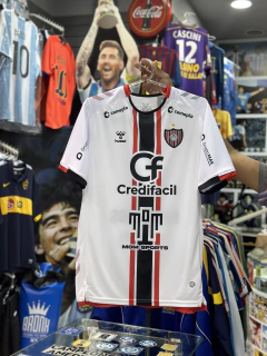 Camiseta Chacarita Juniors Suplente 2024 Hummel