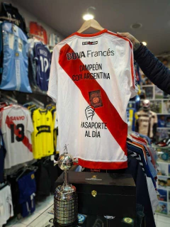 Camiseta River Plate Temporada 2016 Edición Limitada Conmemorativa a la participación Copa Libertadores 2017 en internet