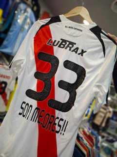 Camiseta River Plate Edición Especial 2008 Conmemorativa a los 33 campeonatos obtenidos por el club Modelo Titular - comprar online