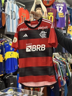Camiseta Flamengo Titular 2023 Número 20 Gerson + Parches en internet