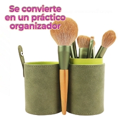 Imagen de ¡Luce como una estrella! Set de 10 Brochas de Maquillaje: Suavidad y Perfección en Cada Pincelada