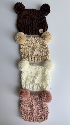 Gorro Pompones Chocolate - comprar online