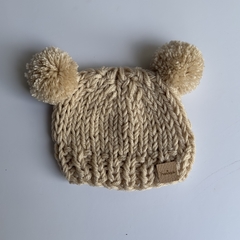 Gorro Pompones Beige