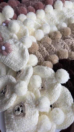 Gorro Pompones Beige - Francisca Baby Store