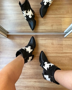 Bota Western Preta/Off White na internet