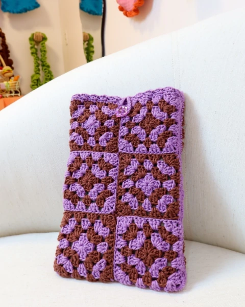 porta-tablet marrom e lilás G - comprar online