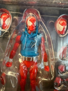 Scarlet Spider (Caja con detalle) | MAFEX No. 186 en internet